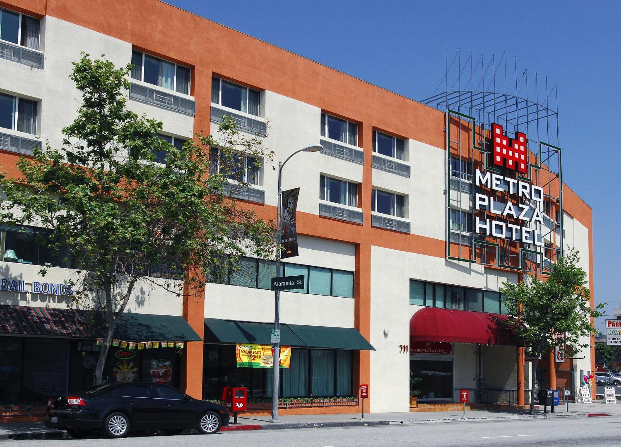 Hotel Metro Plaza