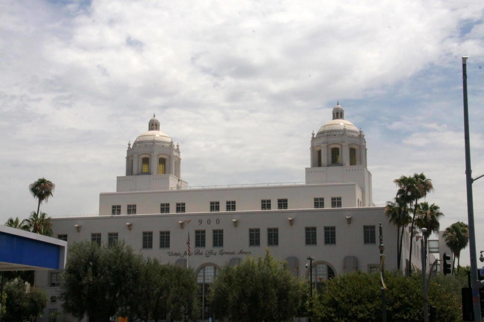 Metro Plaza Los Angeles